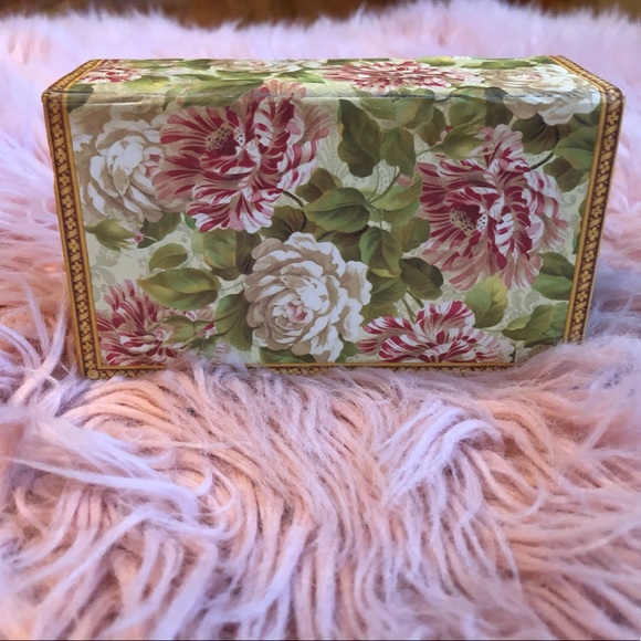 Rose shaped Soaps - Picture 4 of 7